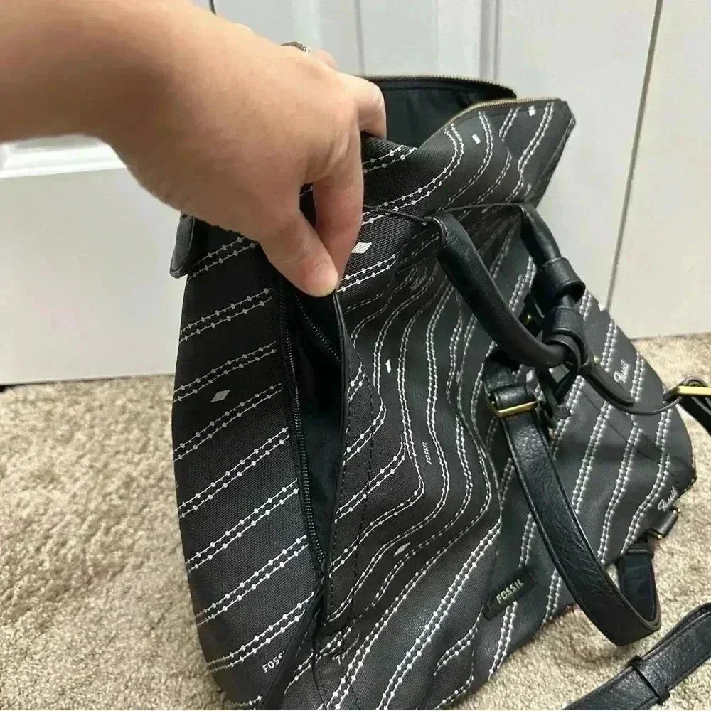 Fossil Parker Convertible Backpack.‎ Black. Faux leather.